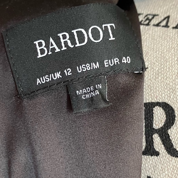 Gorgeous Bardot Dress - Picture 3 of 4